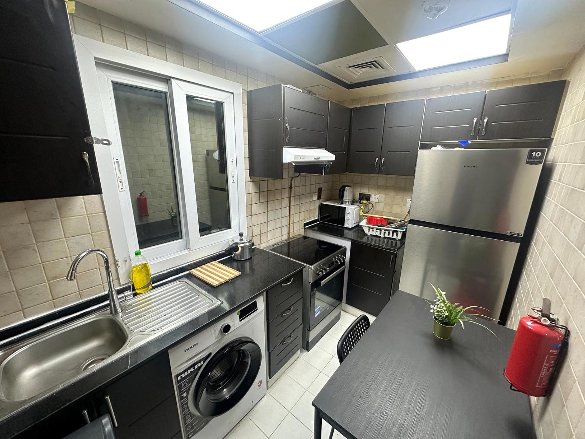 Partition In Al Seef Near Burjuman Metro Privatunterkunft *