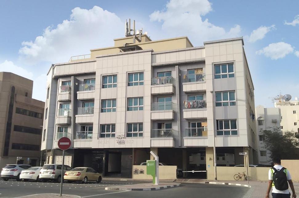 Partition In Al Seef Near Burjuman Metro * Dubái