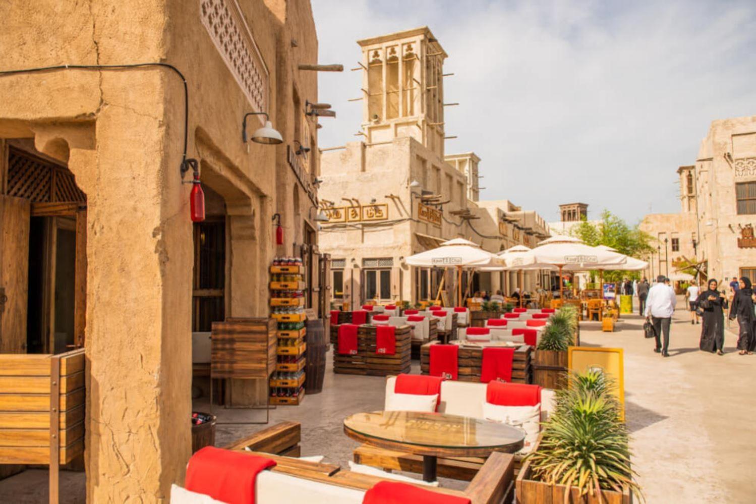 Partition In Al Seef Near Burjuman Metro Privatunterkunft Dubai