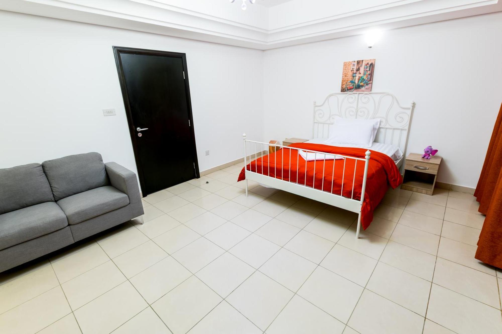 Appartement La Rivera For Ladies *