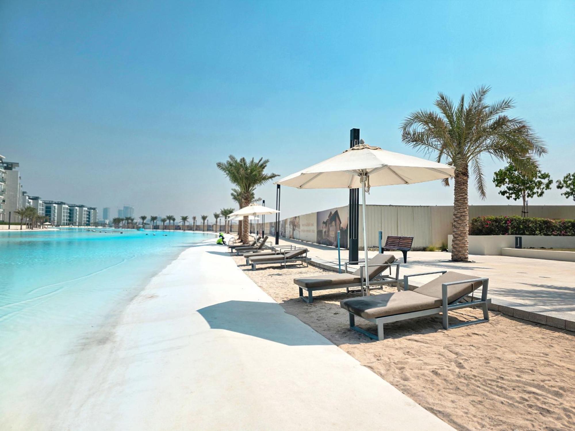 Easygo-luxury 2br & Maids With Lagoon View Dubai