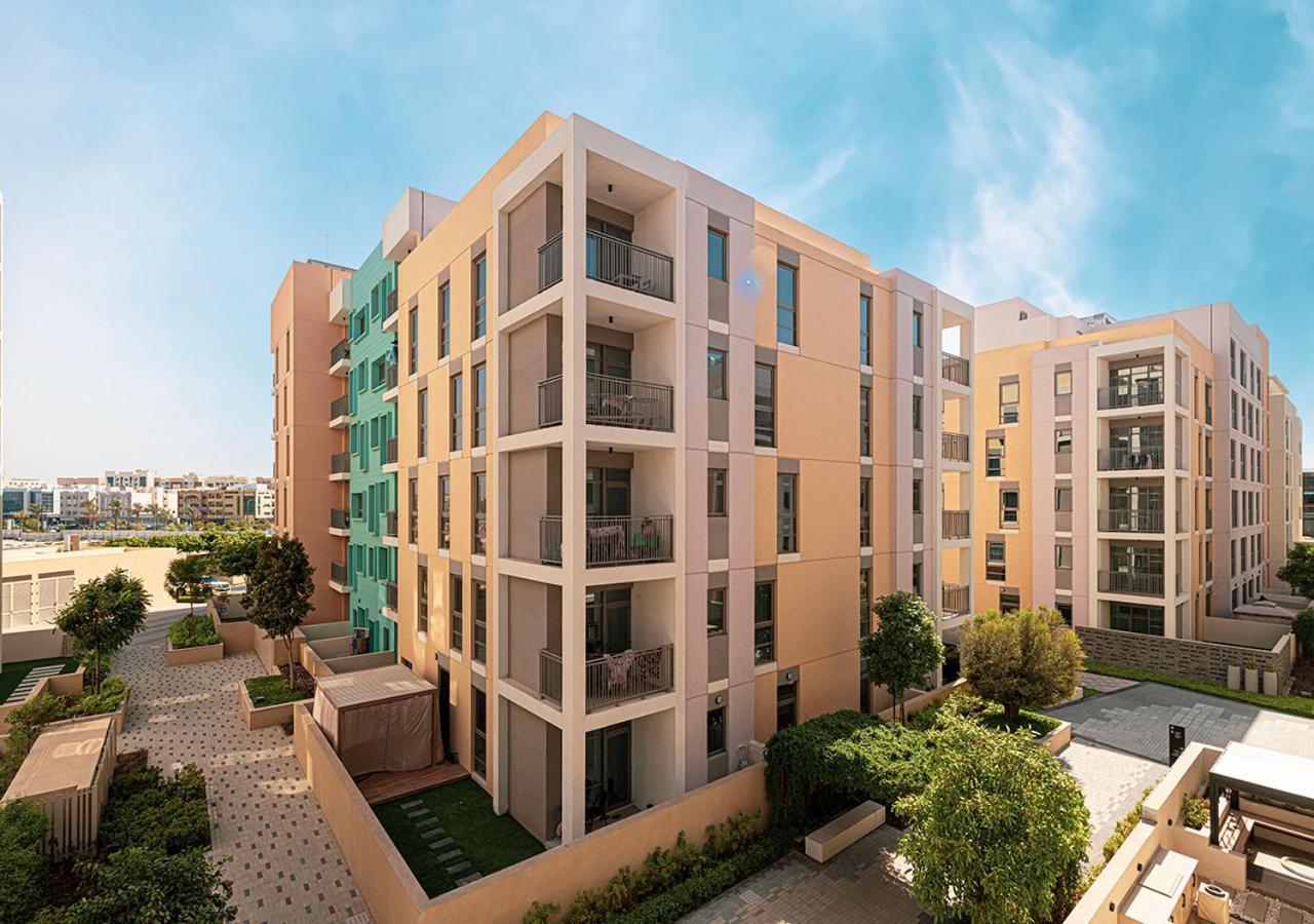 Stunning At Al Zahia