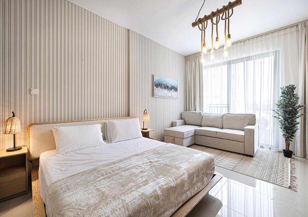 Stunning At Al Zahia *