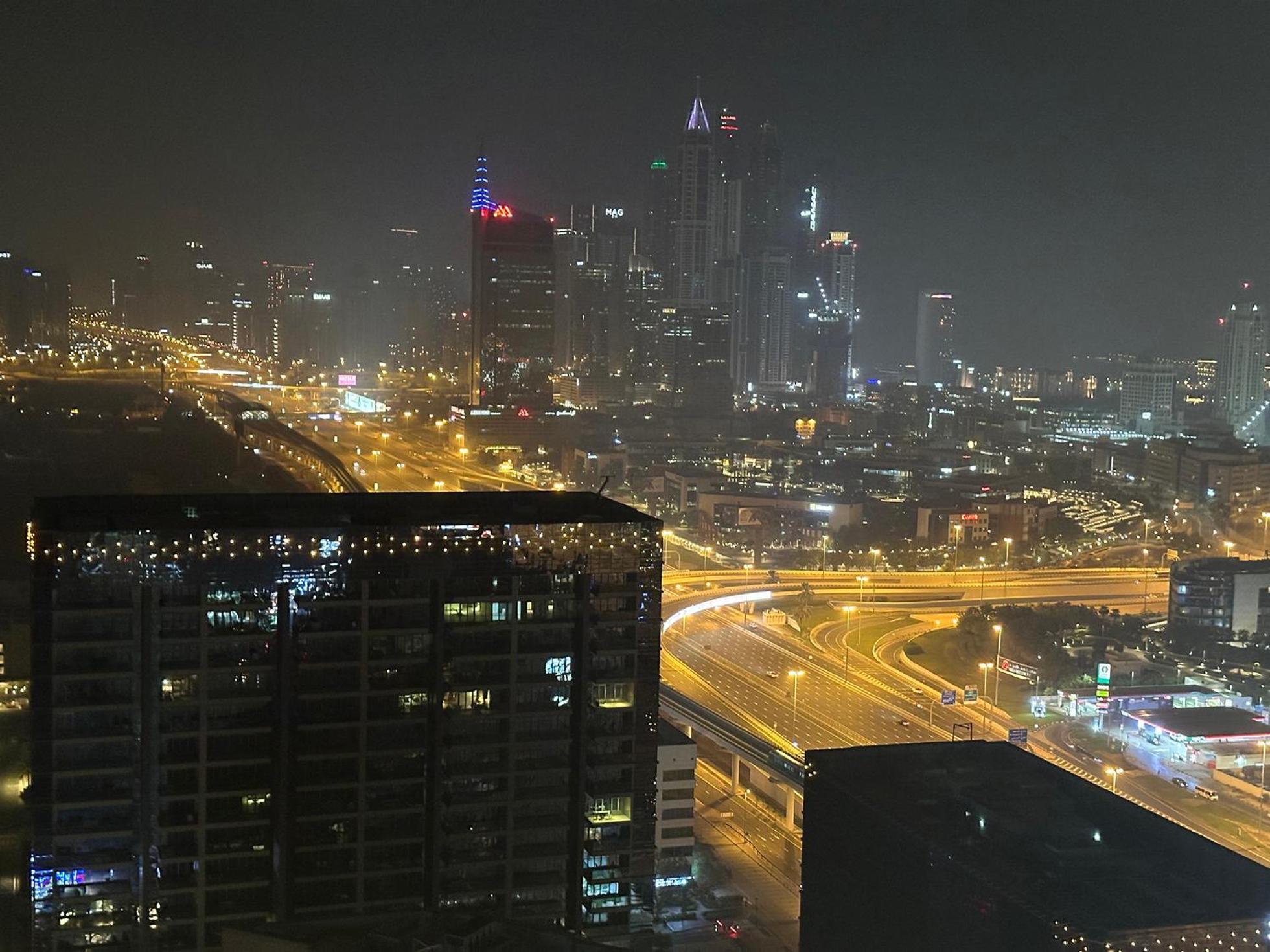 Explorer Partition With Window Near Internet * Dubaï