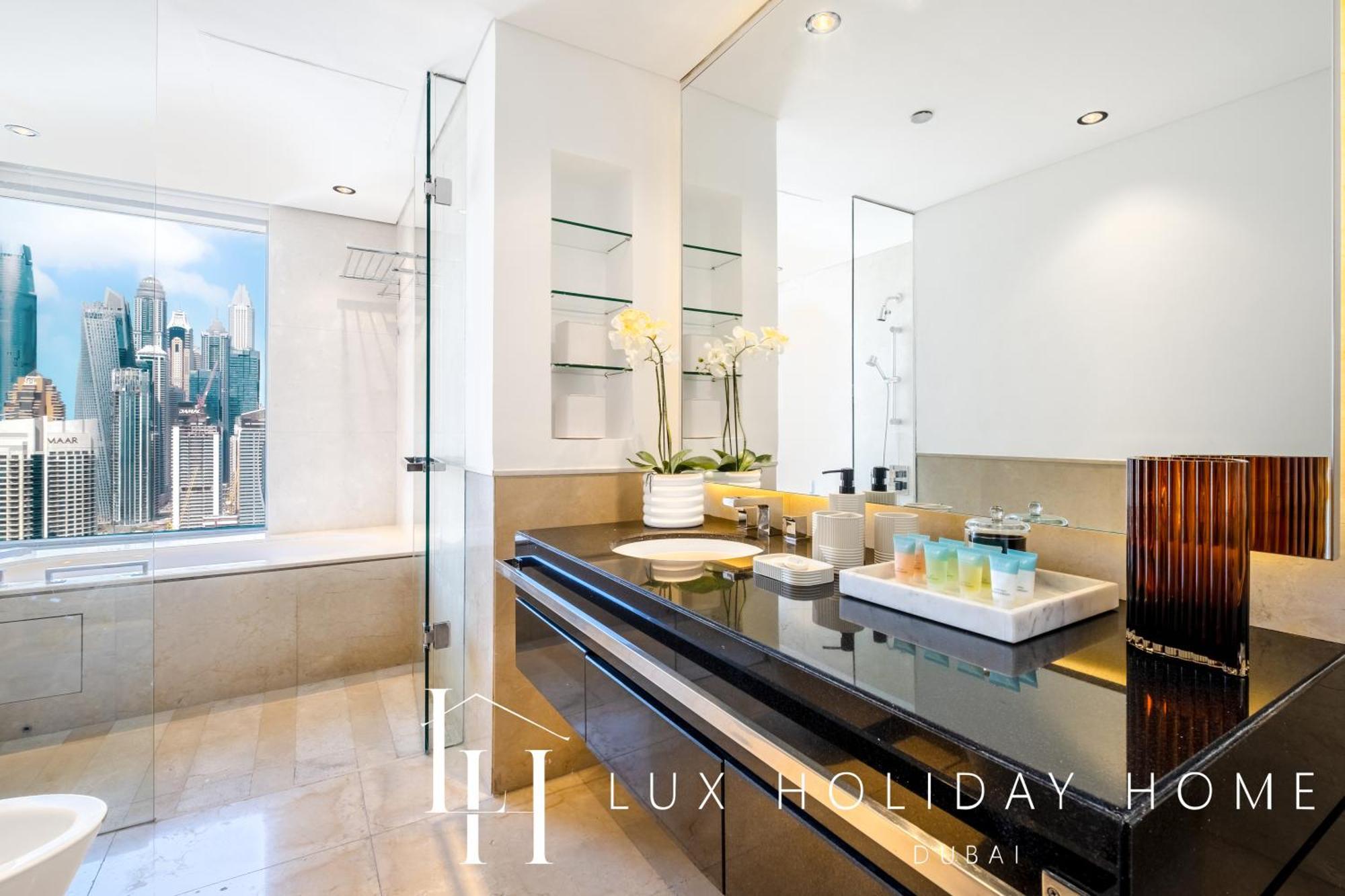 Lux The Jw Marina 2 *