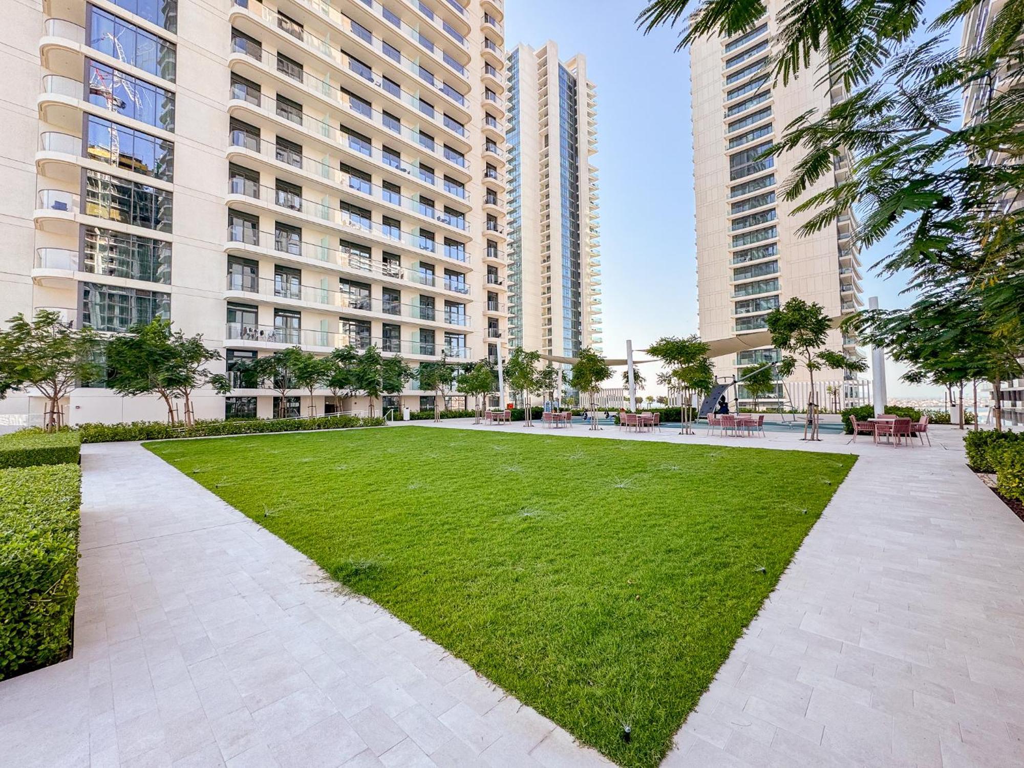 Stunning Chic 2br With Amazing Views Harbour Dubaï
