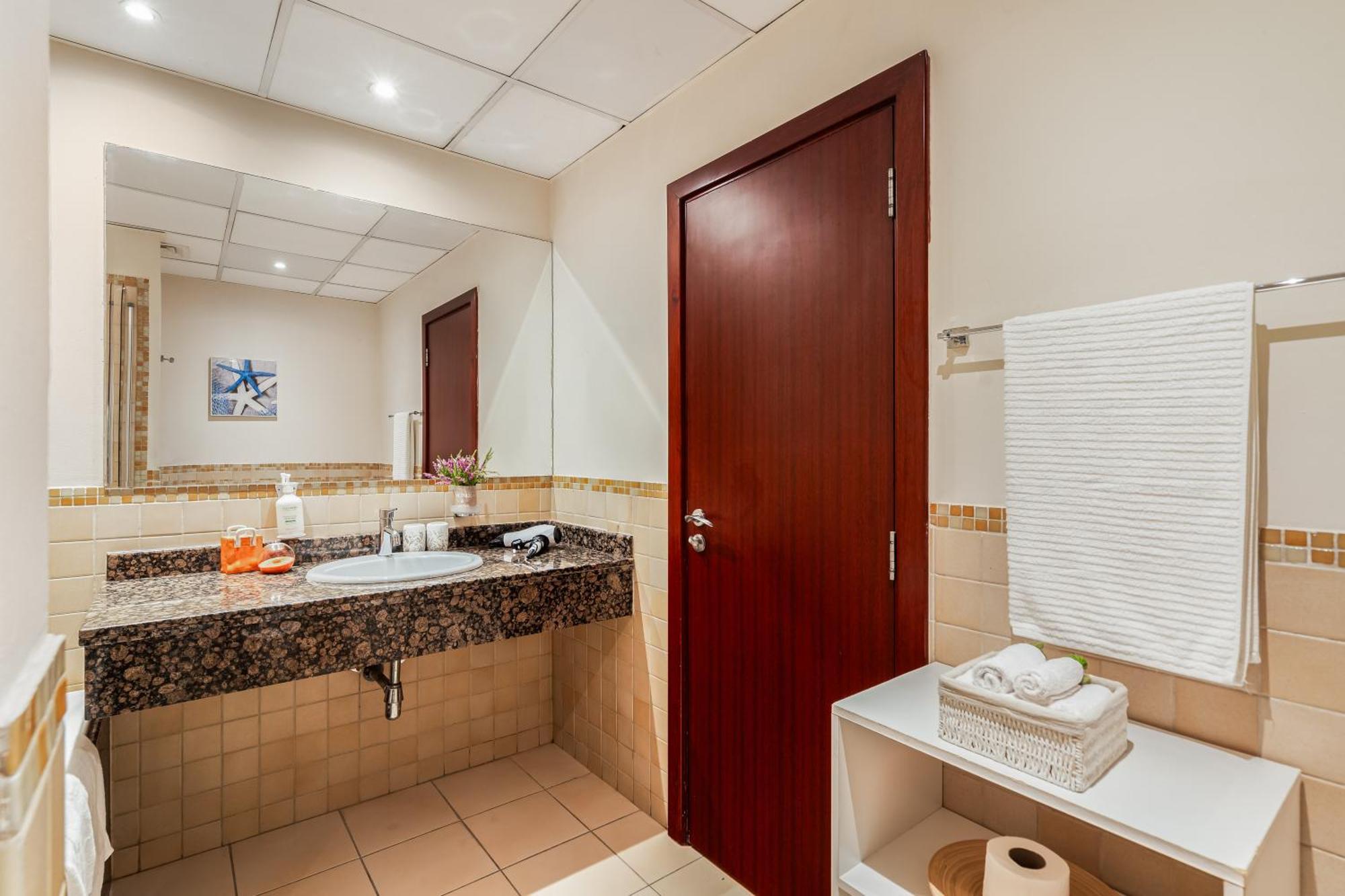 Beautiful 2br & 4br On Jbr Beach, Walking Distance To Bluewaters Island - By Sunkissed Homes Lejlighed Dubai