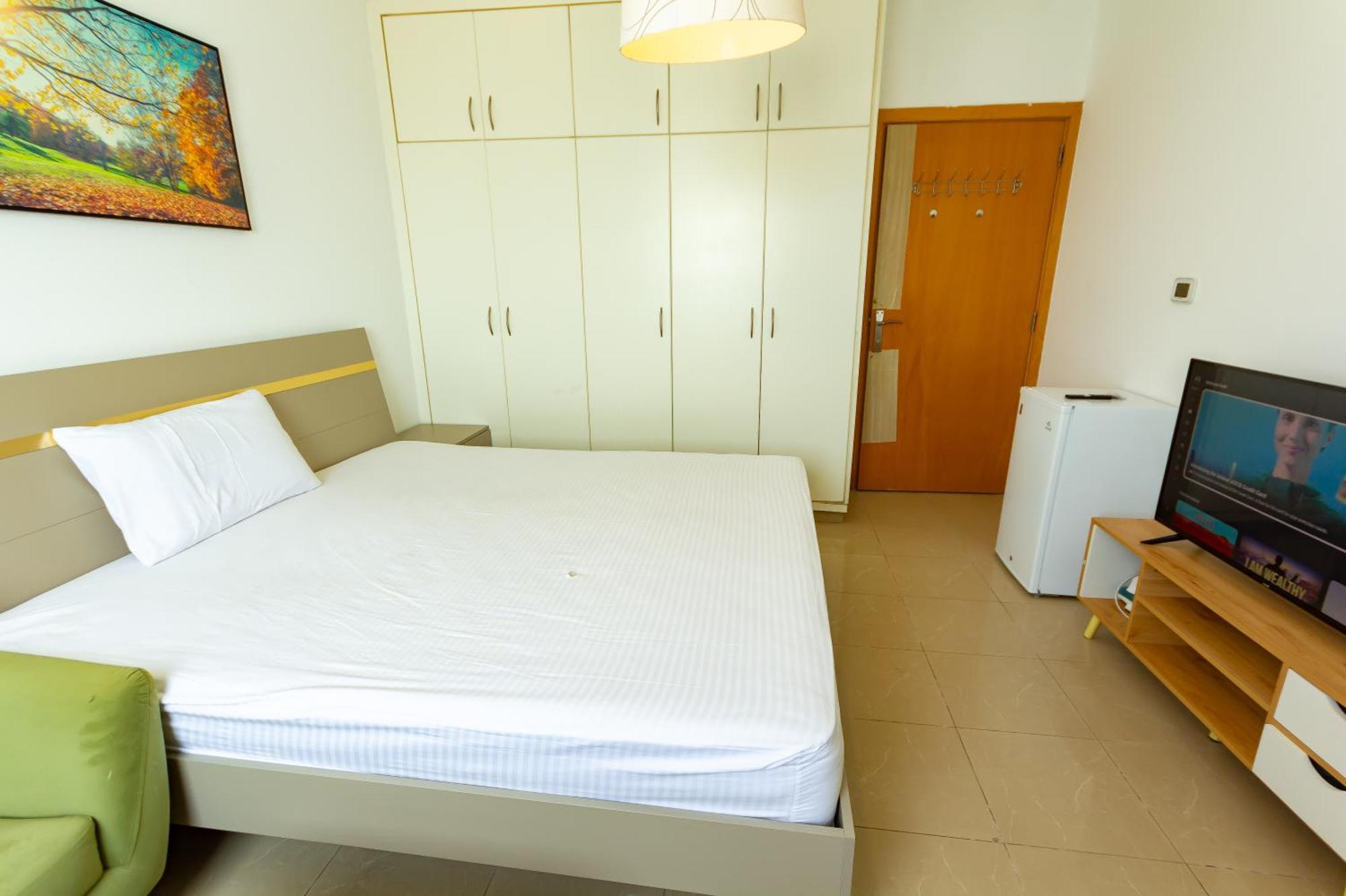 Lovely Spacious For Ladies In Marina للفتيات فقط Apartamento *