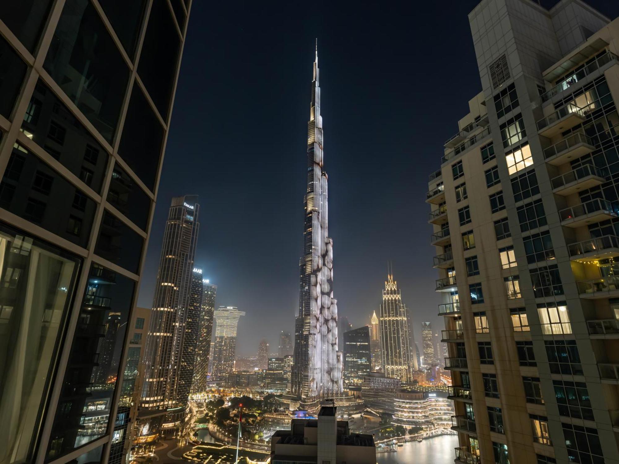 Luxe 4 Bedroom I Burj Khalifa & Fountain Views I Free Gym, Pool, Parking, Wi-fi And Ps5 I By Skyline Serenity * Dubái
