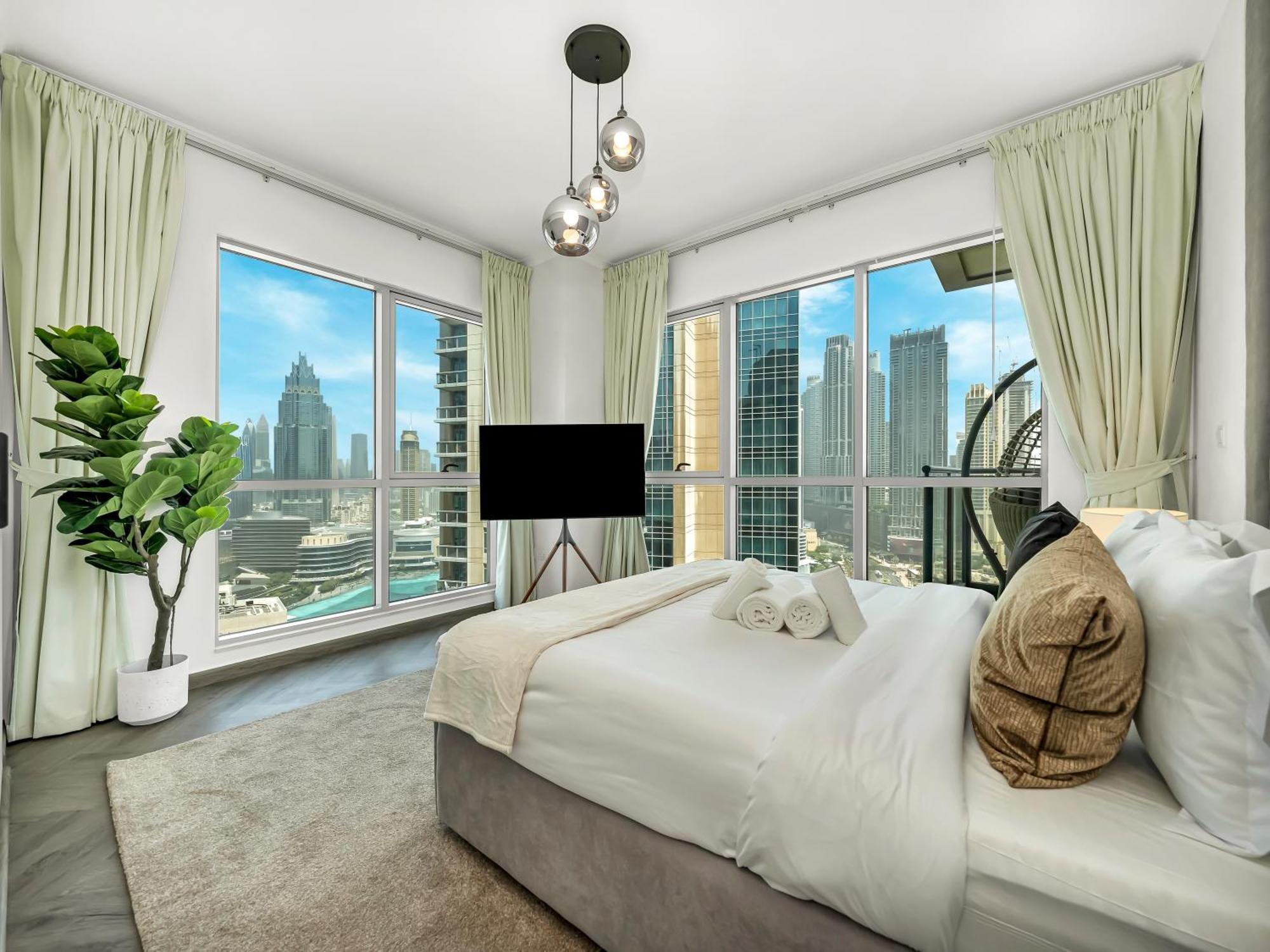 Luxe 4 Bedroom I Burj Khalifa & Fountain Views I Free Gym, Pool, Parking, Wi-fi And Ps5 I By Skyline Serenity * Dubái