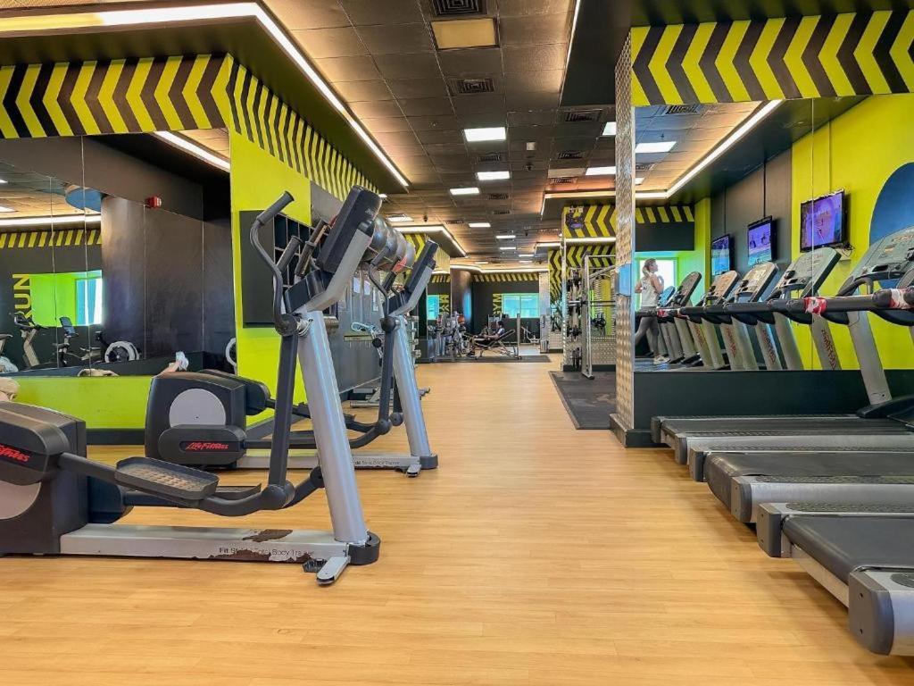 Apartment 1 Bedroom Flat, Luxury Amenities, Opp & Club With Free Parking In Marina