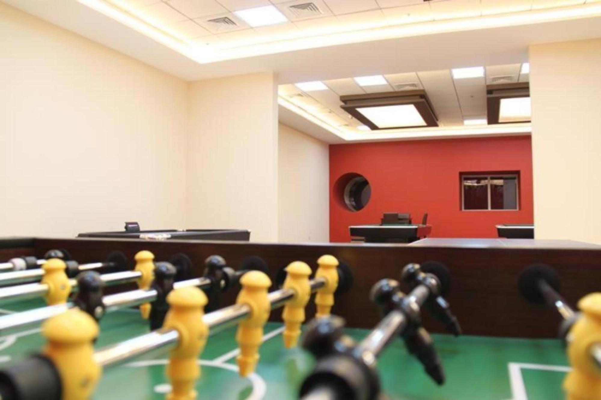 1 Bedroom Flat, Luxury Amenities, Opp & Club With Free Parking In Marina Dubai