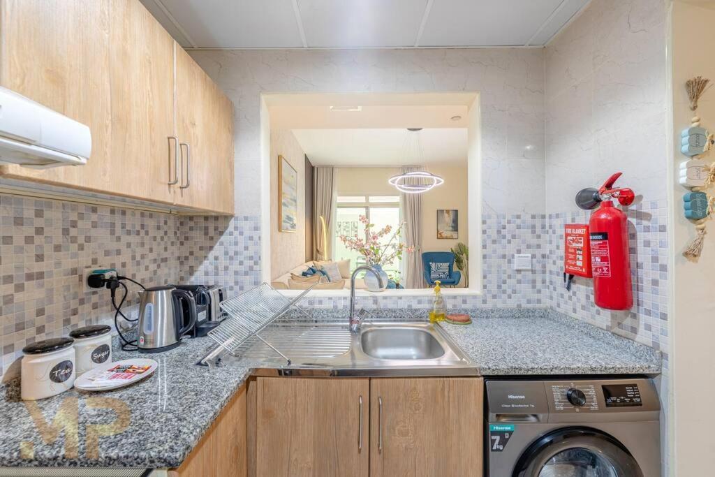 Marco Polo - With Garden, Spacious, Newly Furnished Dubái