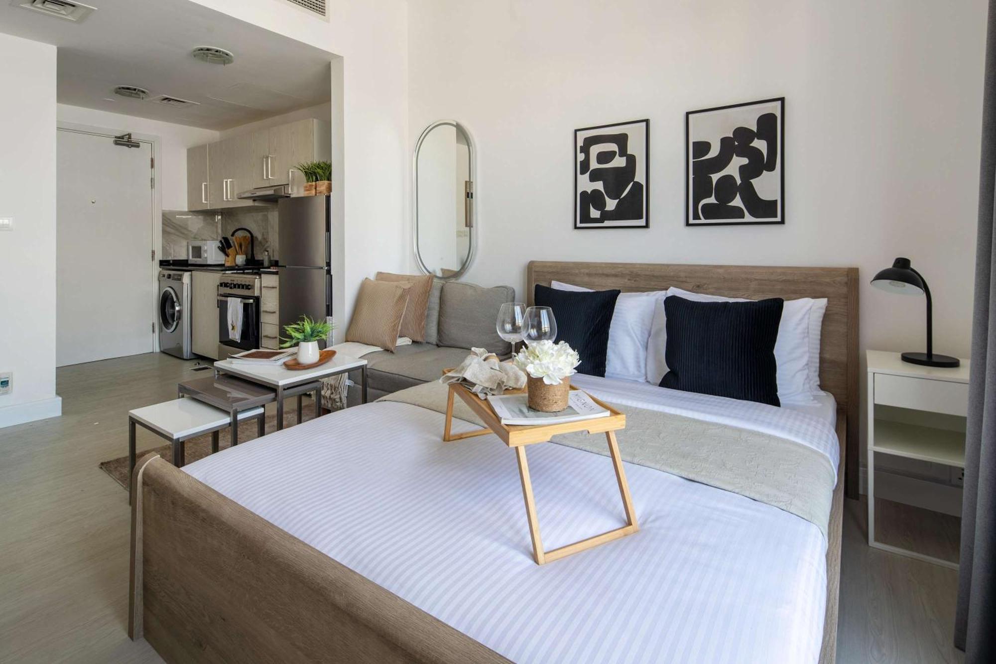 Frank Porter - Lakeside Tower C Appartement