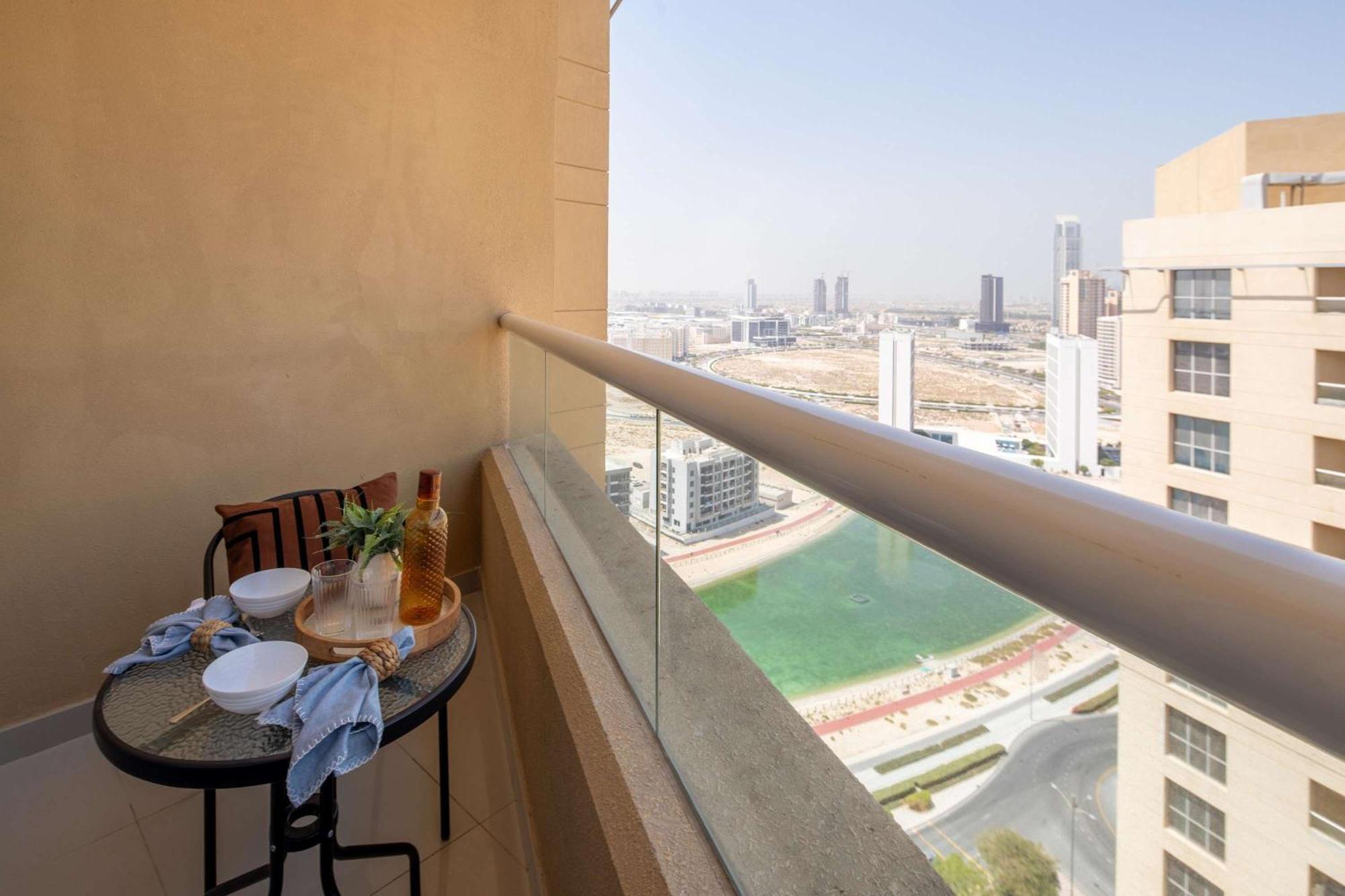 Frank Porter - Lakeside Tower C Appartement Dubaï