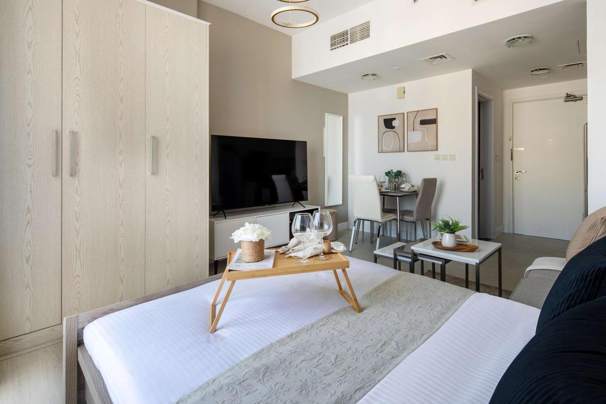 Frank Porter - Lakeside Tower C Appartement