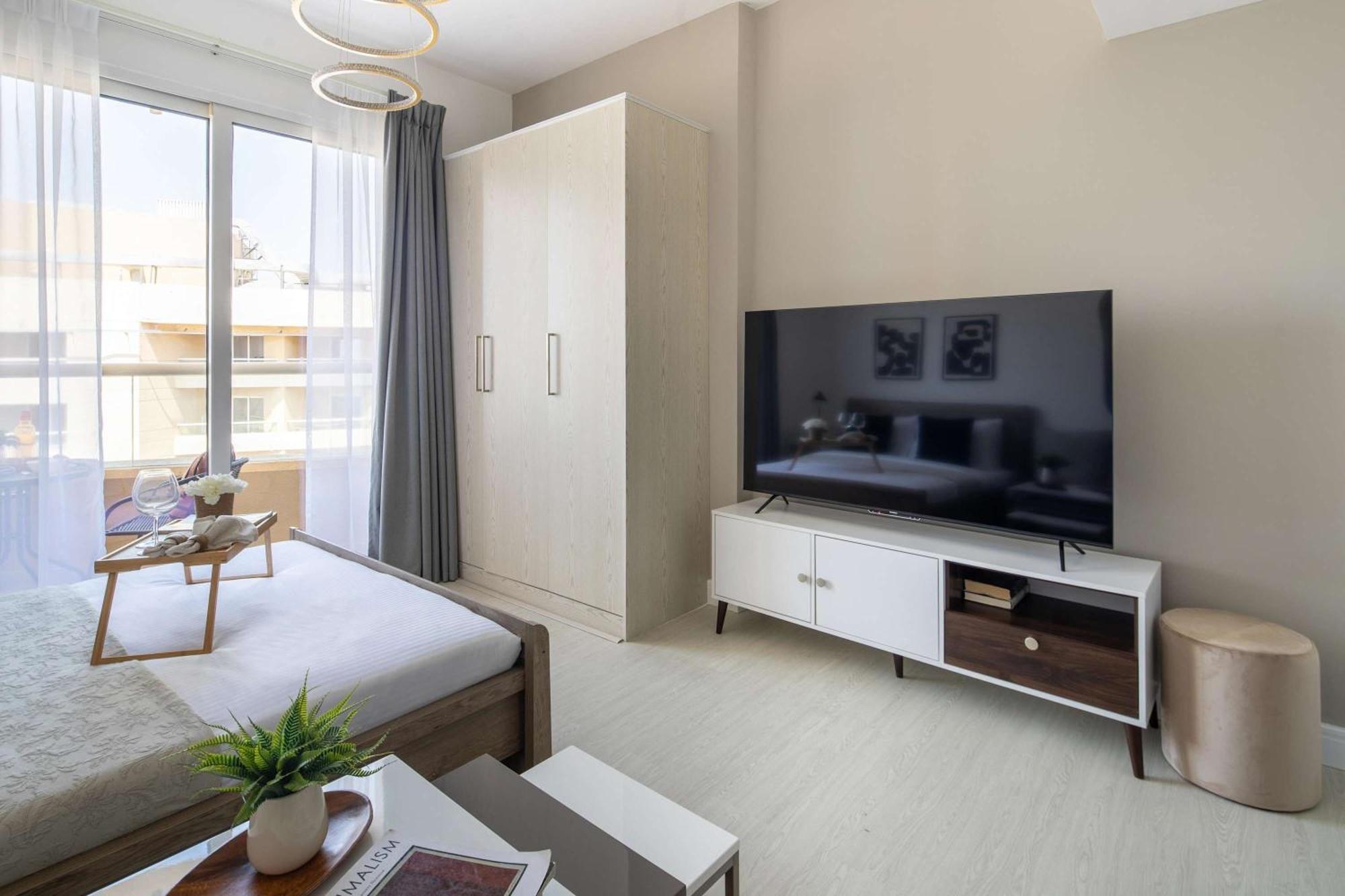 Frank Porter - Lakeside Tower C Appartement