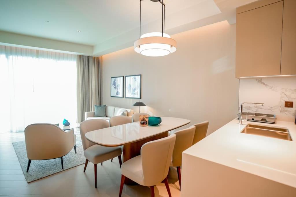 Address Opera 1br 54th Floor