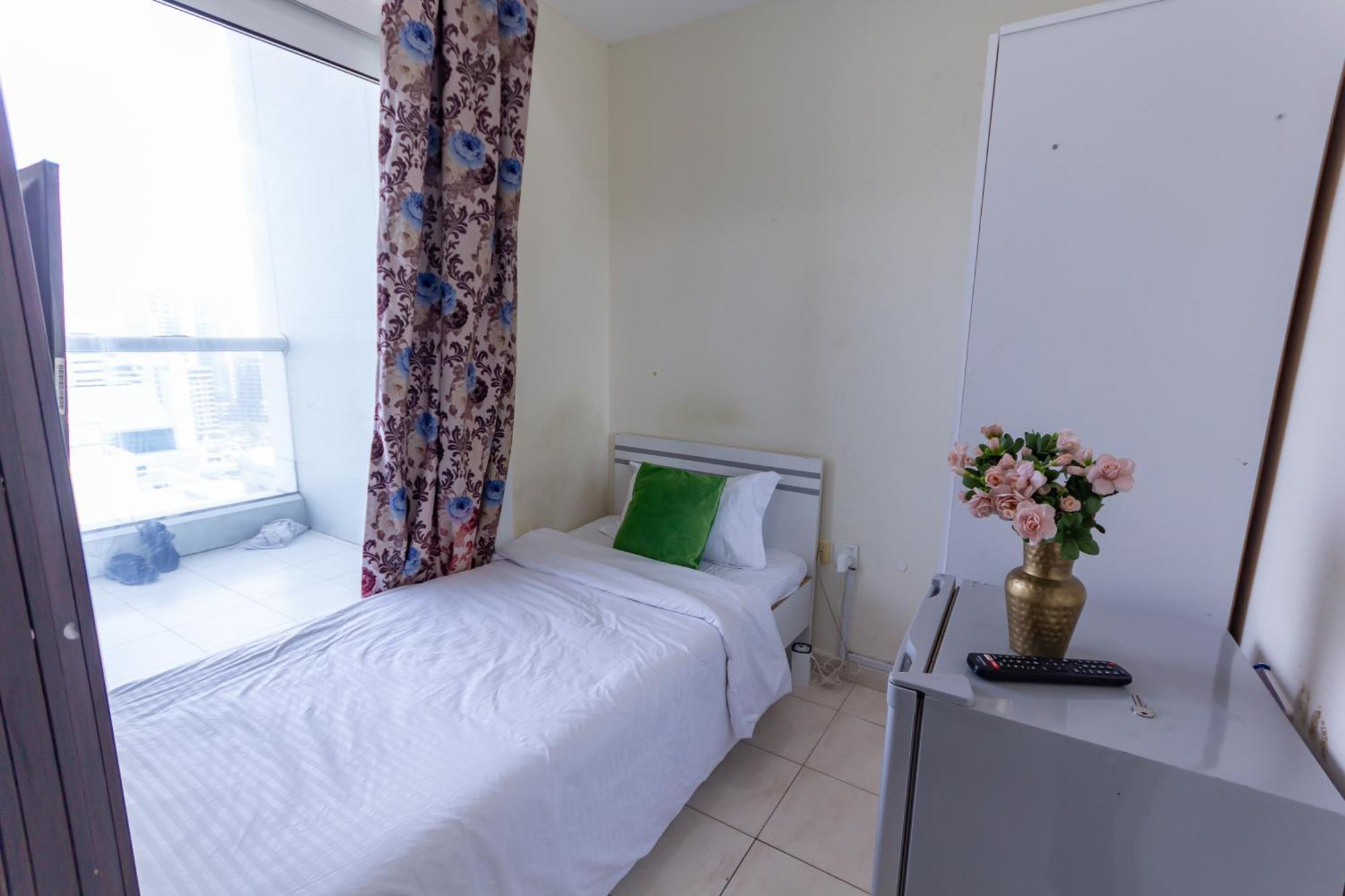 Habitación en casa particular Wonderful ' For Girls Only ' In Tecom, Al Barsha *
