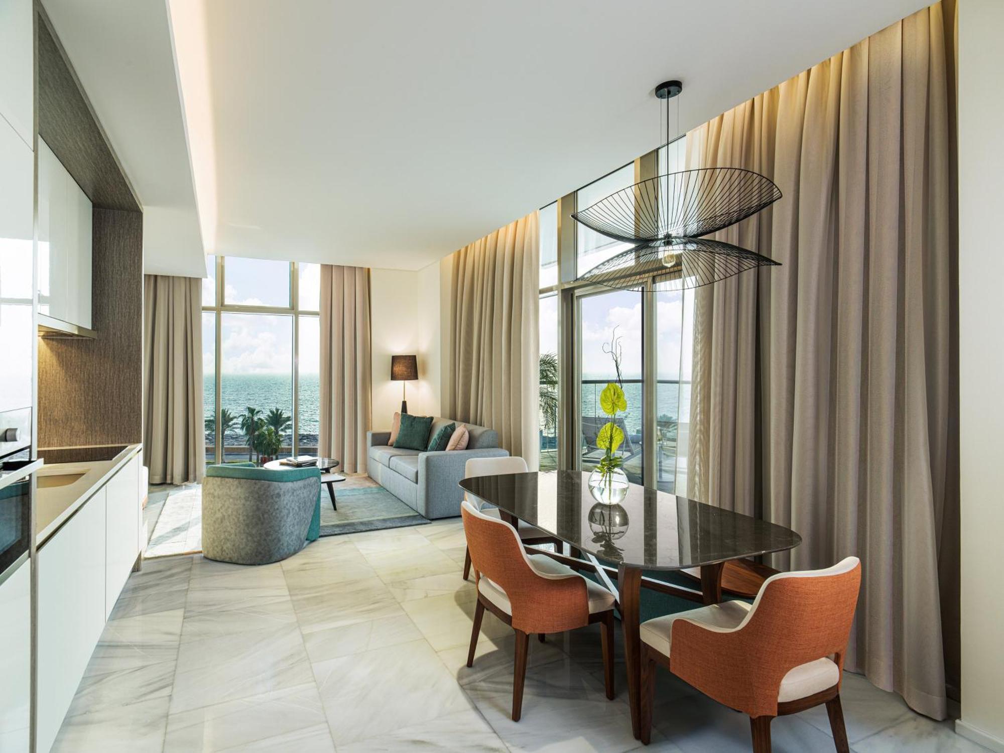 Resort Th8 Palm Resort, Vignette Collection By Ihg Dubái