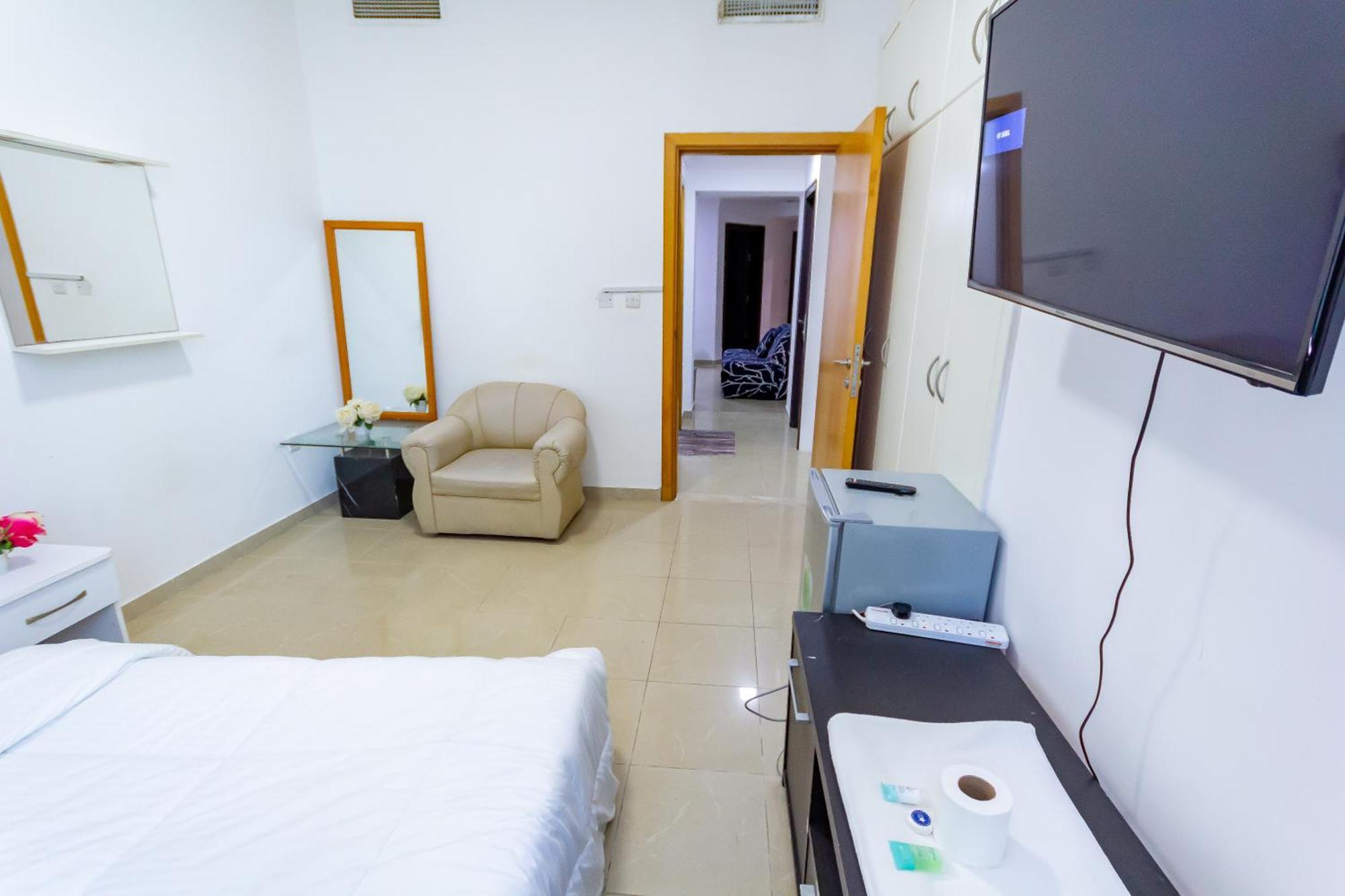 Gazde/Camere de închiriat Nice Budget And Bed Space For 