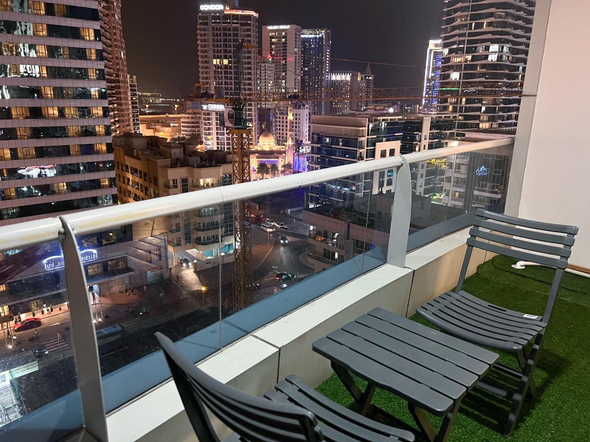 Newly Renovated One Bed D2-1215 Apartemen *