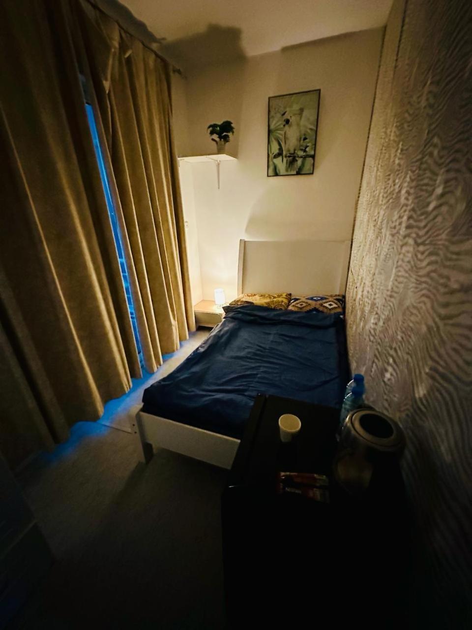 Couples With Private Balcony Tv Fridge Casa de hóspedes Dubai