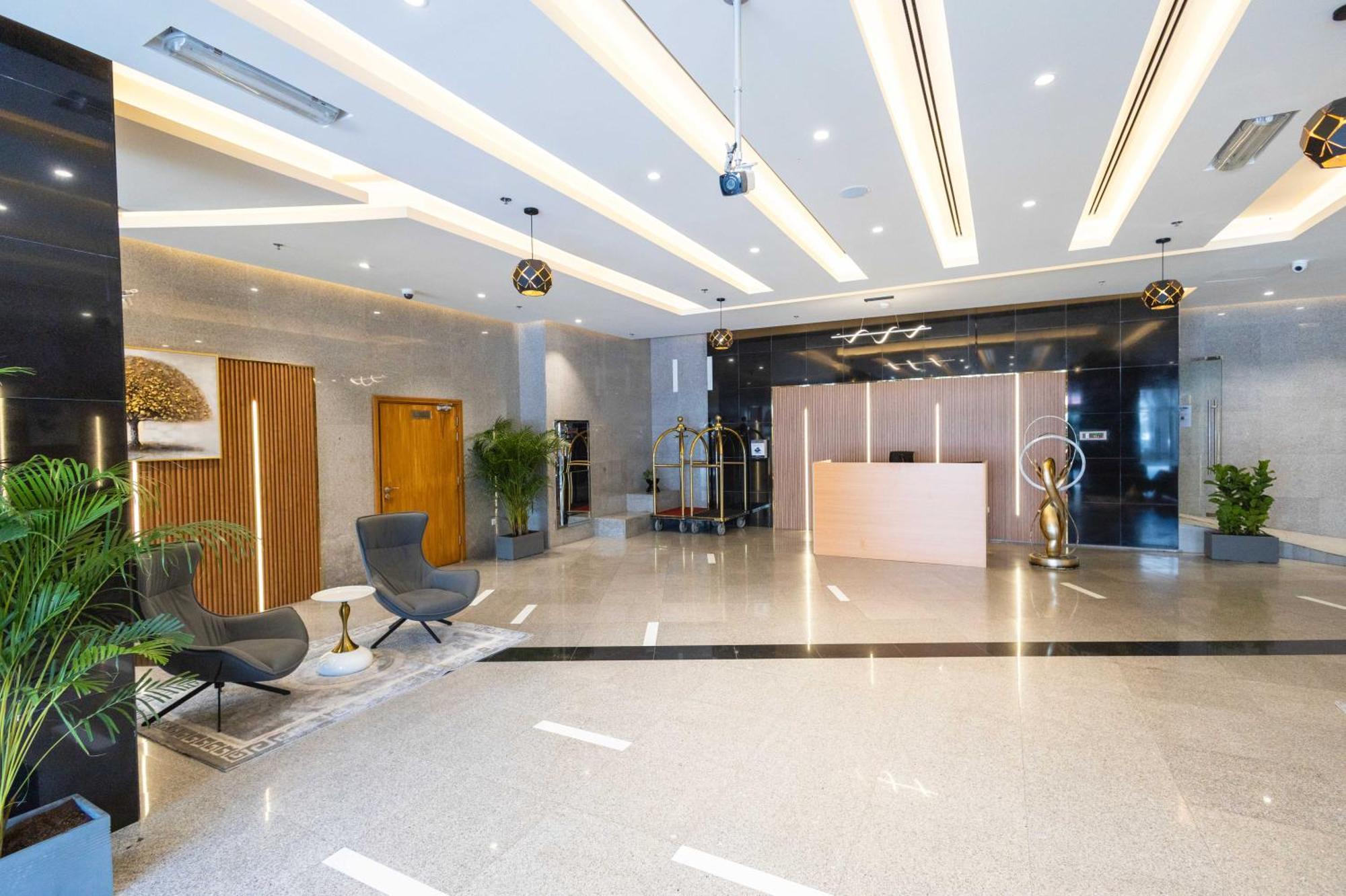 Burj Al Nujoom Downtown, Mall, Fountain Views & Burj Khalifa Apartemen *