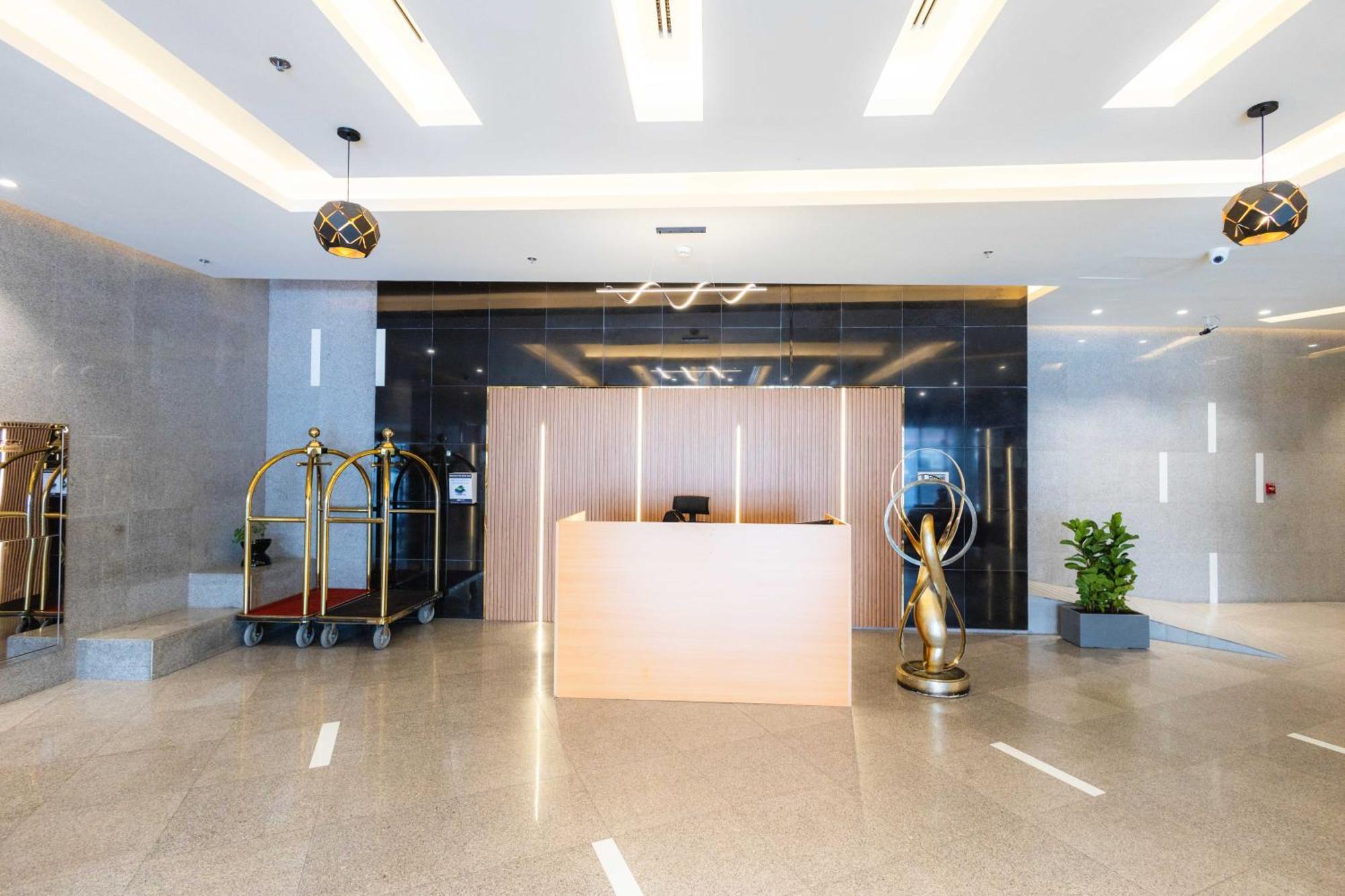 Burj Al Nujoom Downtown, Mall, Fountain Views & Burj Khalifa Apartemen