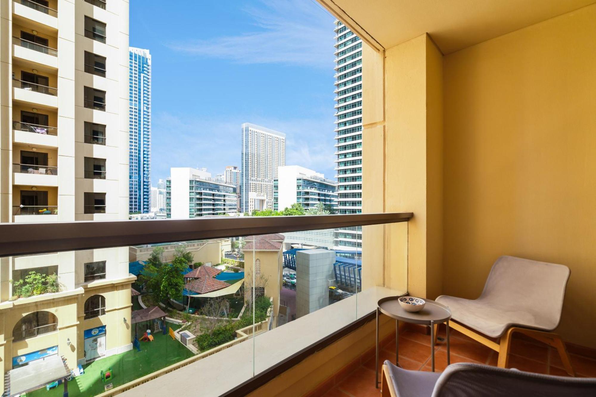 Specious 5br Maid On Jbr Prime Location! Walk To The Mall, Dining & Entertainment - By Sunkissed Homes Apartamento