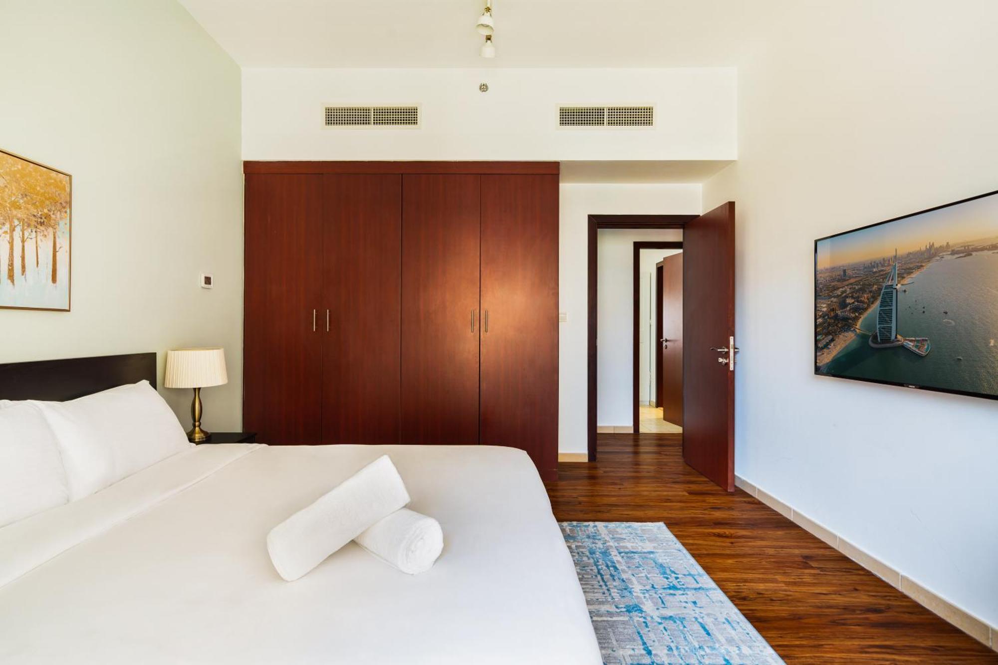 Apartamento Specious 5br Maid On Jbr Prime Location! Walk To The Mall, Dining & Entertainment - By Sunkissed Homes Dubái