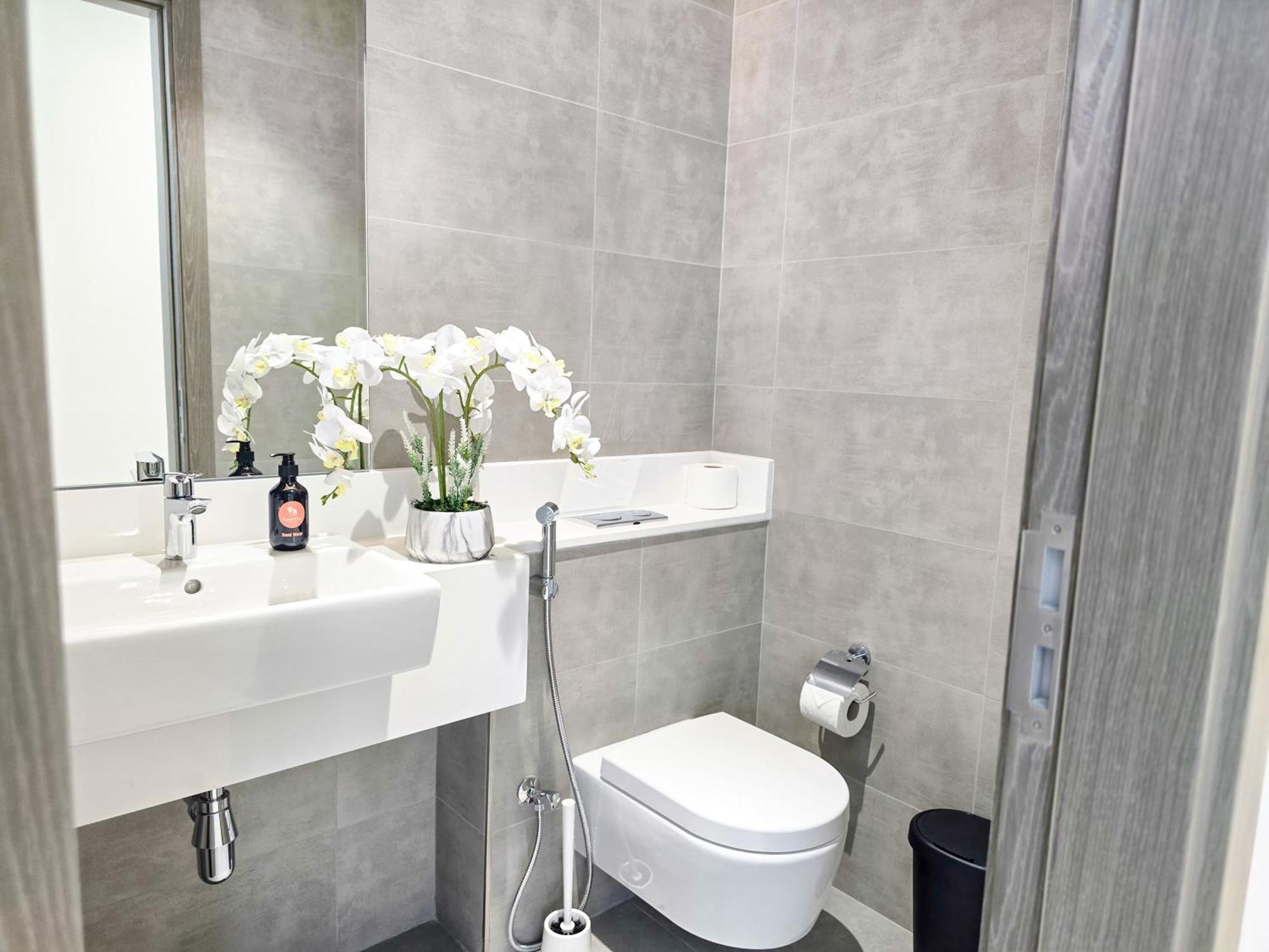 Easygo-luxury 2br & Maids With Lagoon View Apartment *