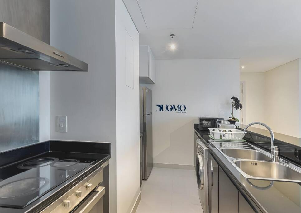 Vakantiehuis Myduomo- 2br High Floor, With Sea & Marina Views-2701 Dubai