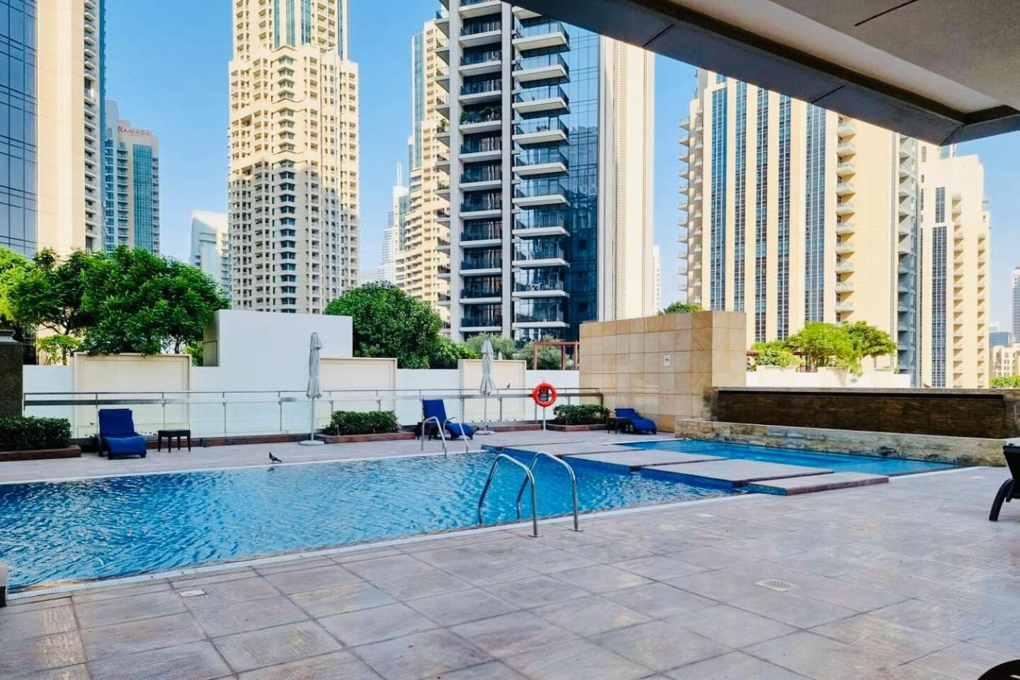Spacious 2 Bedroom Downtown Appartement