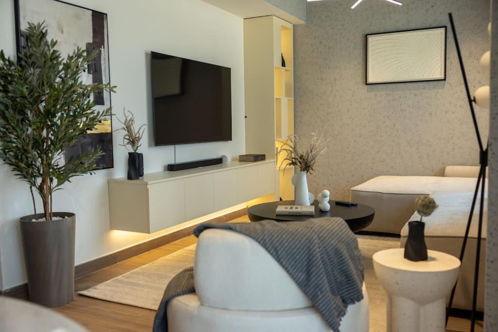 Apartment Welhome - Loci Residences Dubai