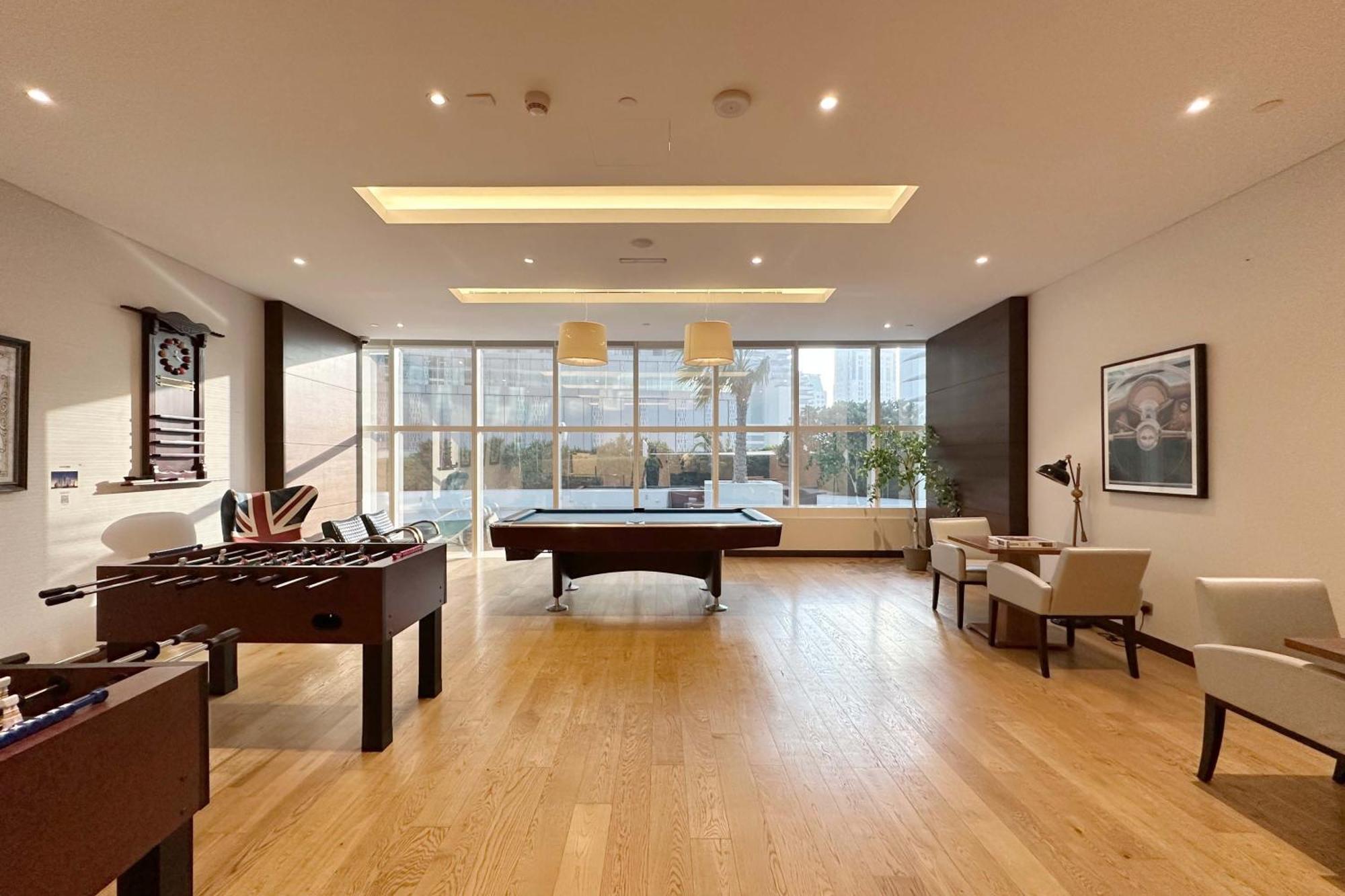 Luxurious With Panoramic Views At Marina Apartment