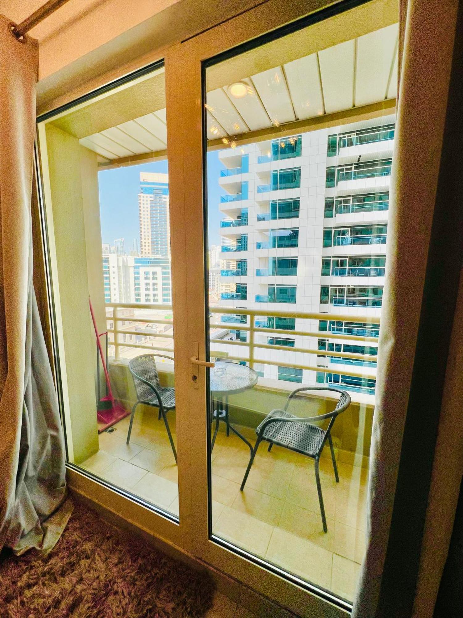 Marina, And Metro Appartement *