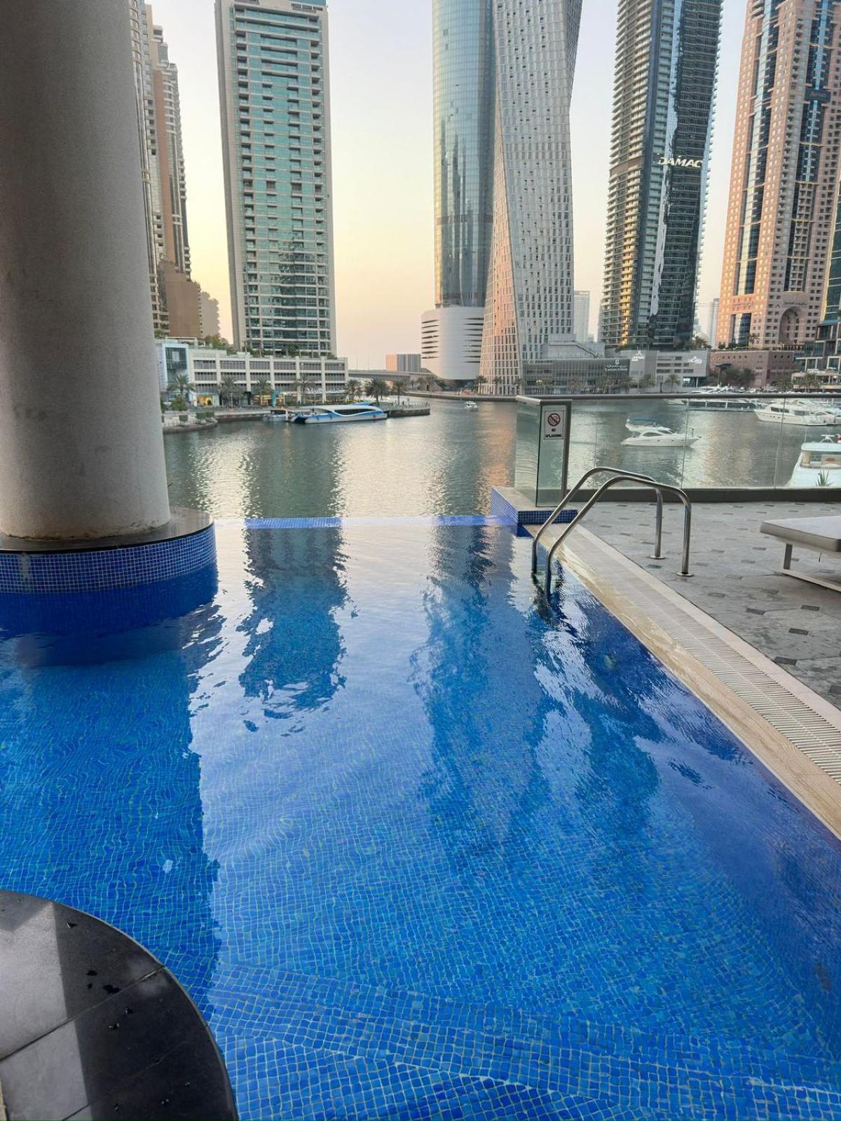 Appartamento Avant Marina 2br With Amazing Views Dubai