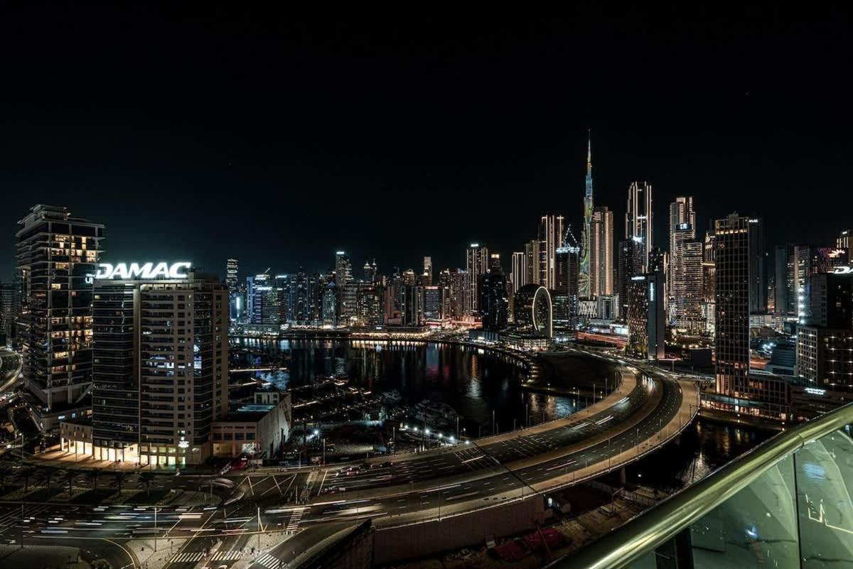 Canal Vista Luxury 2br In Business Bay *