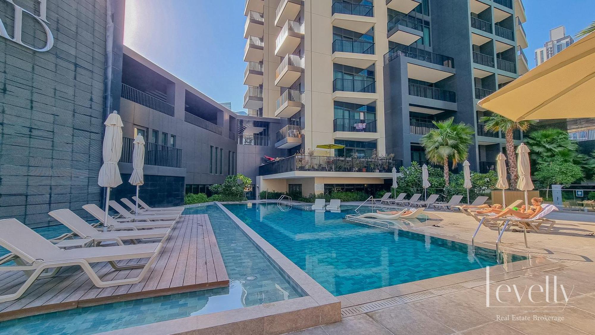 Stunning 1br With Panoramic Skyline View Apartment