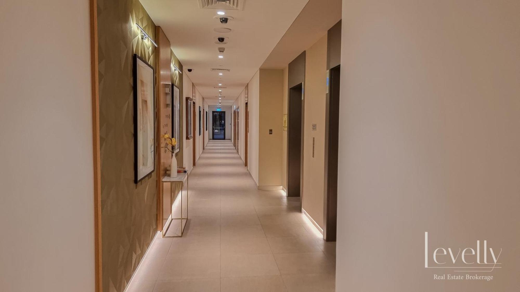 Stunning 1br With Panoramic Skyline View Apartment