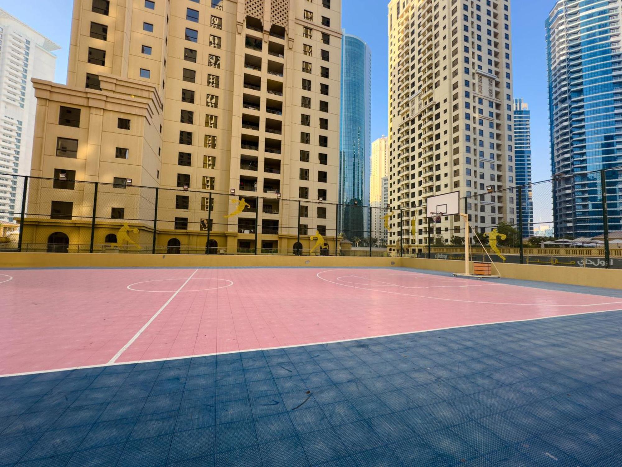 Naseem - Elegant Coastal Retreat With Stunning Marina Views Dubaï