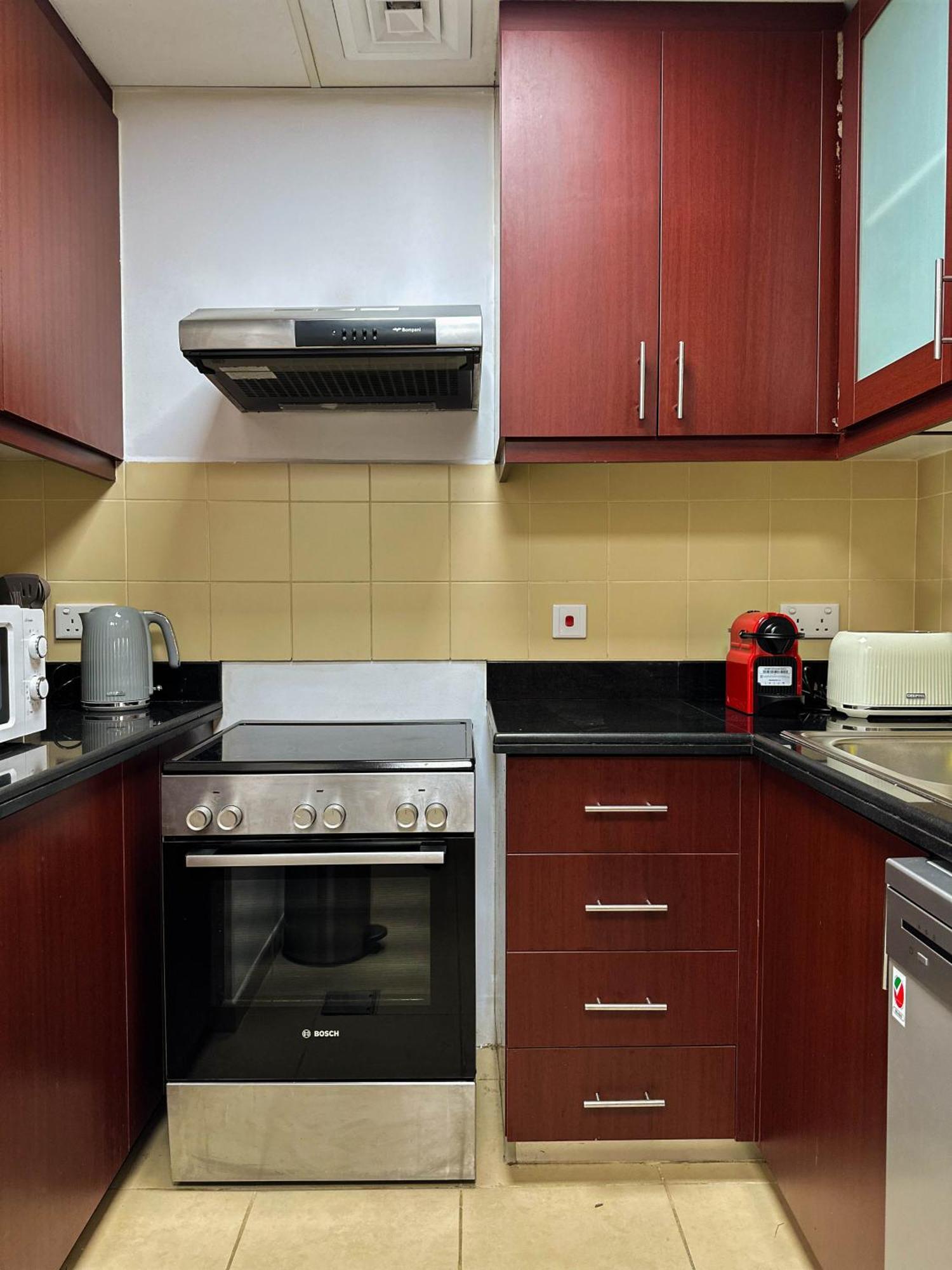 Naseem - Elegant Coastal Retreat With Stunning Marina Views Appartement