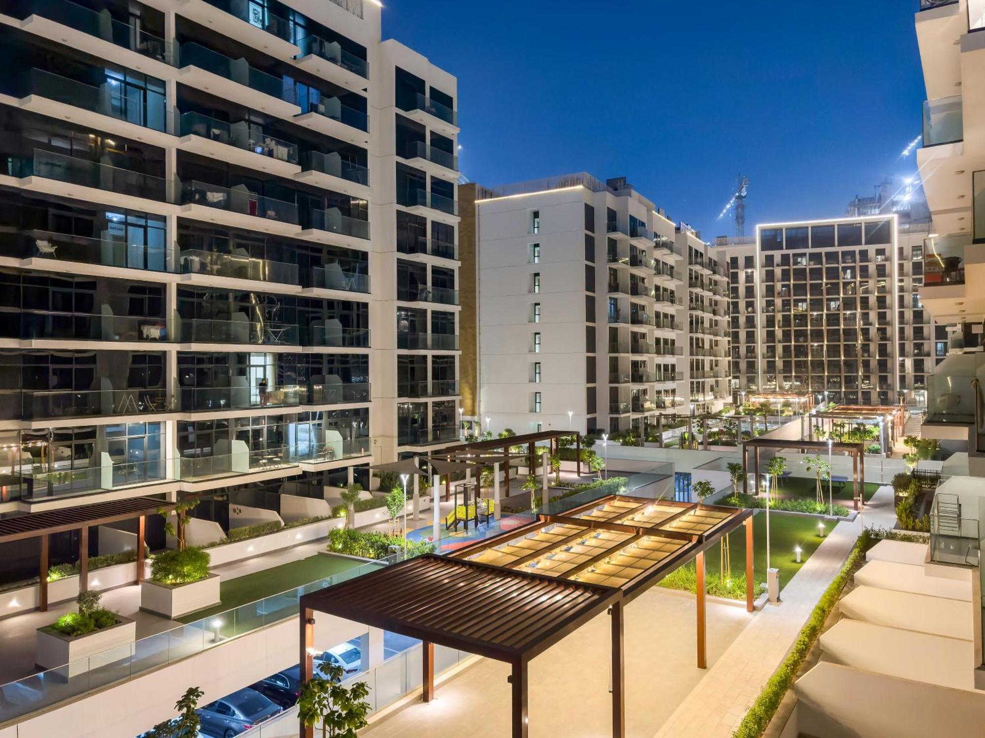 Appartement Cozy 1br With Pool View & Balcony *