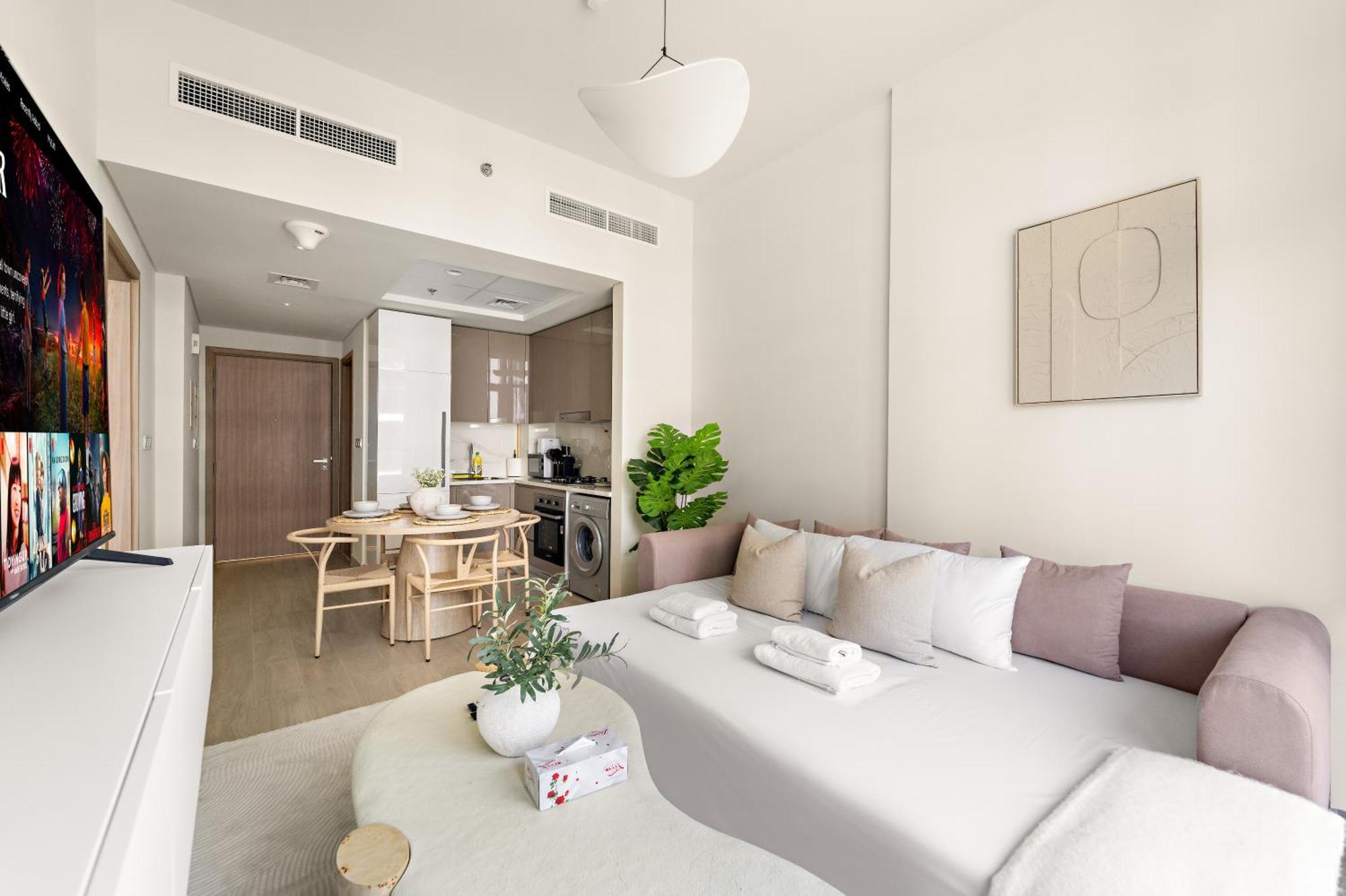 Cozy 1br With Pool View & Balcony Dubaï