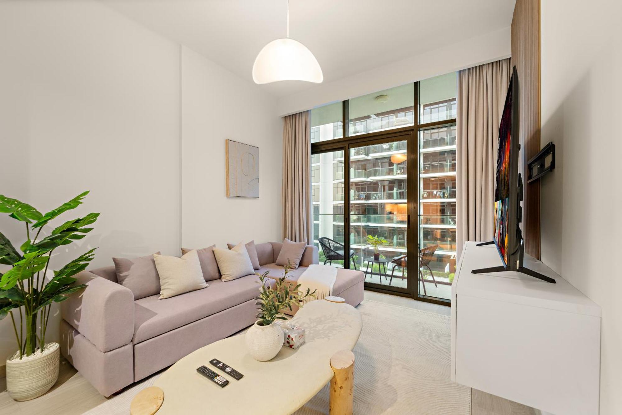 Appartement Cozy 1br With Pool View & Balcony *