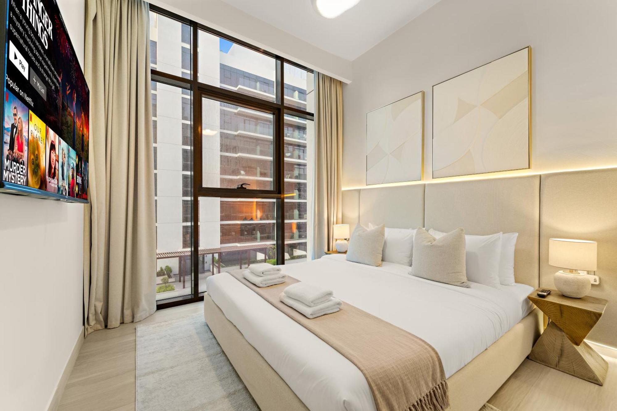 Appartement Cozy 1br With Pool View & Balcony Dubaï