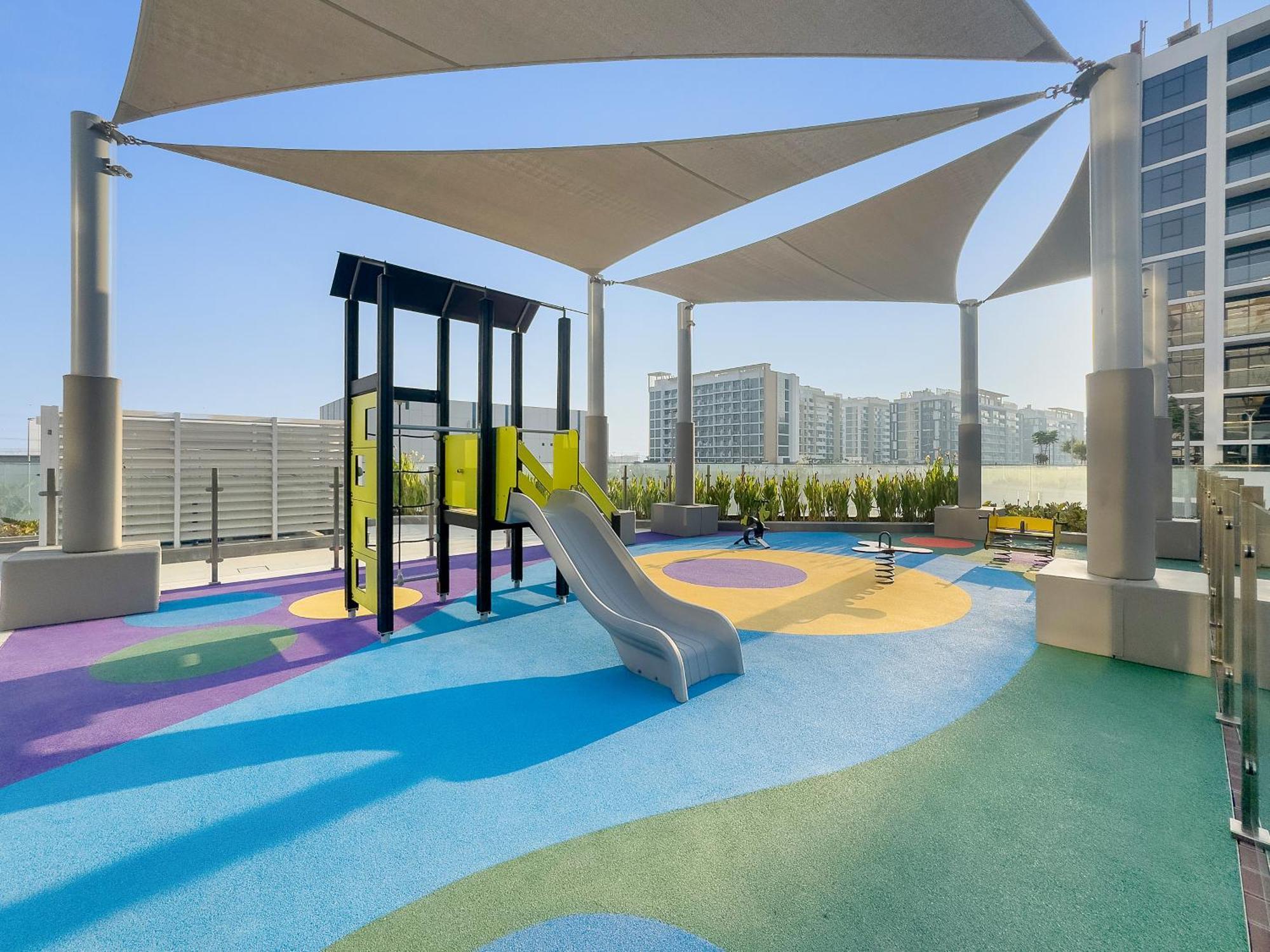 Appartement Cozy 1br With Pool View & Balcony