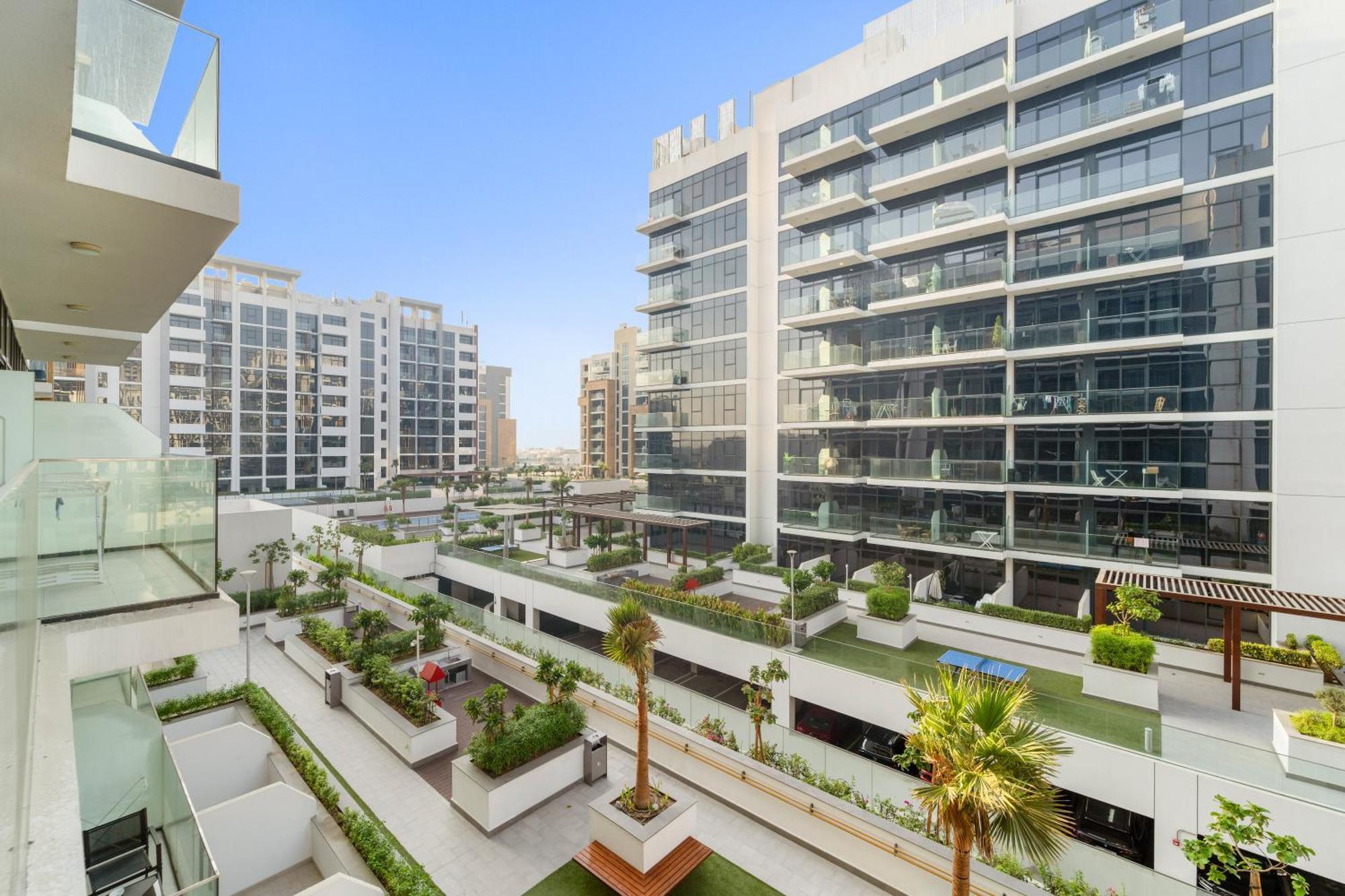 Appartement Cozy 1br With Pool View & Balcony *