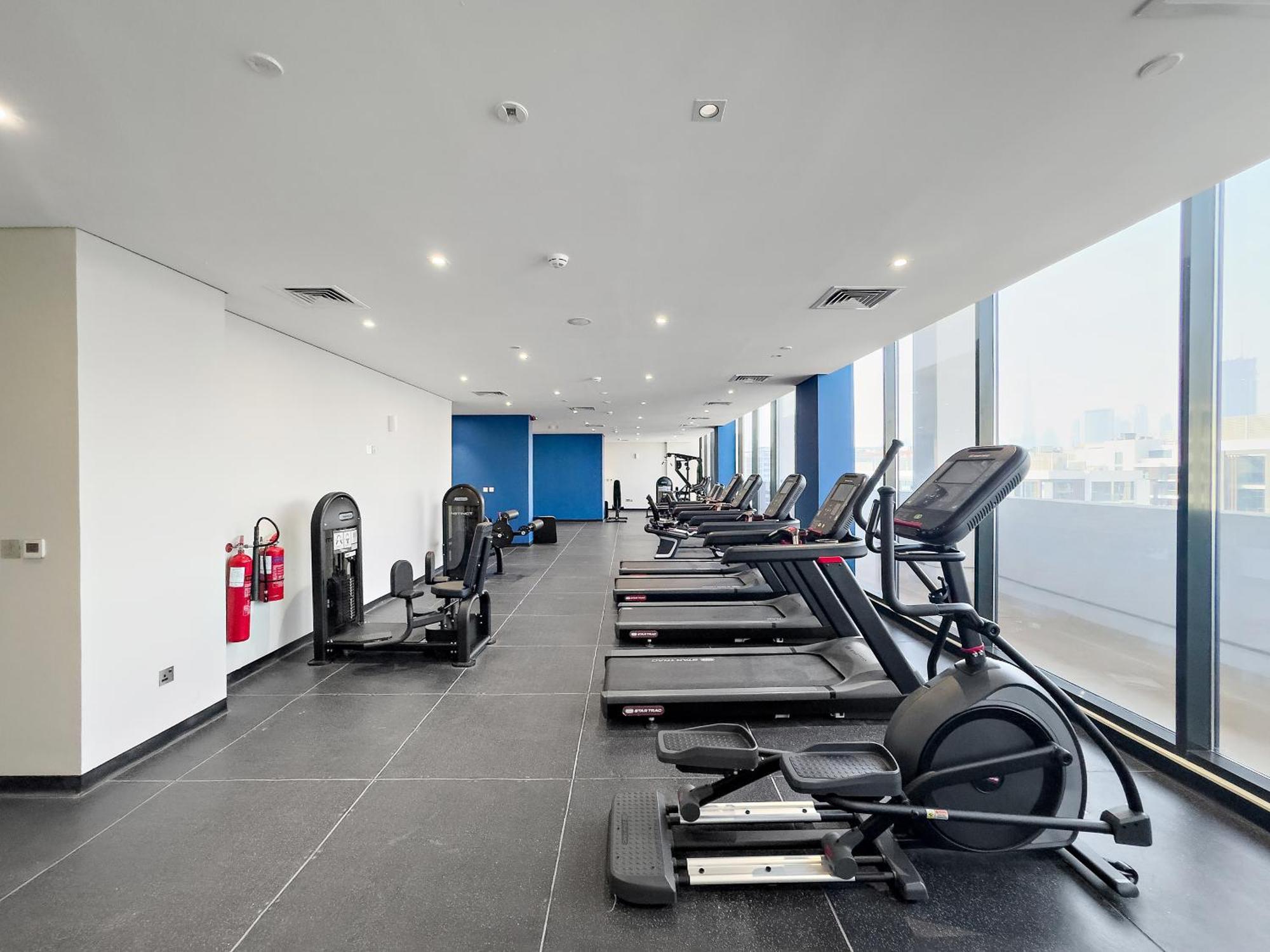Charming With Pool & Gym Appartement